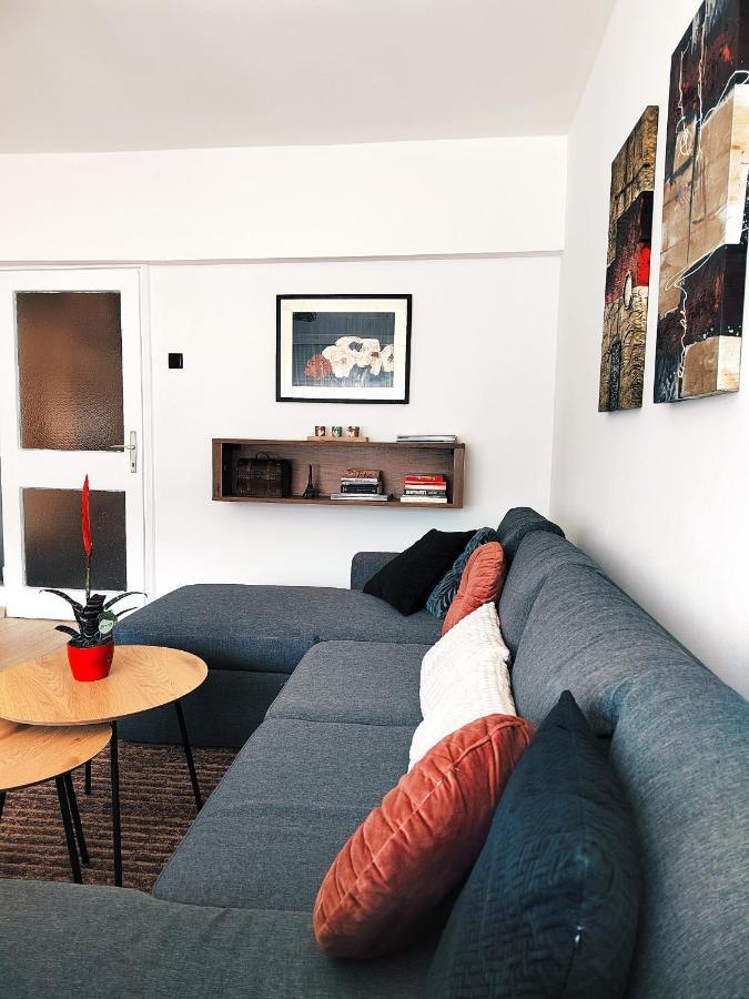 Spacious And Modern Apartment In Town Center Конич Екстериор снимка